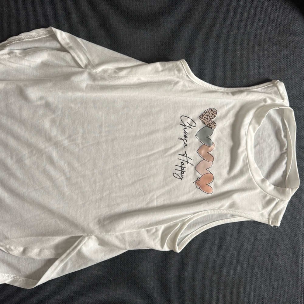 SHEIN Cream Tank Top with Heart Graphic